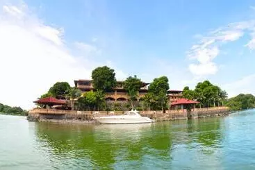 Hotel El Reith Lake