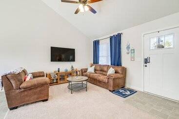 コテージ Coastal Virginia Home W/ Private Beach Access!