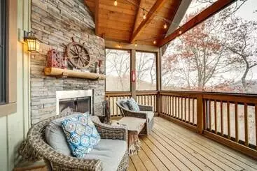 Hike & Boat: Cozy Bear Lake Cottage!