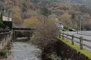 Hotelli Habitaciones Restaurante Asador El Puente Galdames