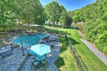 کلبه Sun Up, Sun Down By Avantstay Pool W/ Waterfall