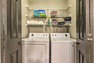 بيت ريفى Buckhead Cabin W/ Fireplaces & Private Pool!