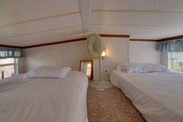 Vakantiehuisje Cozy Tennessee Escape W/ Porch, Grill & Fire Pit!