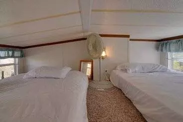 Mökkimajoitus Cozy Tennessee Escape W/ Porch, Grill & Fire Pit!