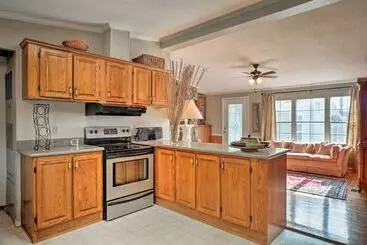 コテージ Dog Friendly Georgia Home W/ Grill & Fishing Pond!