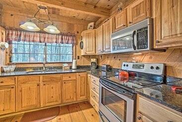 Сельский дом Helen Area Rustic Retreat ~ 5 Miles To Main Street