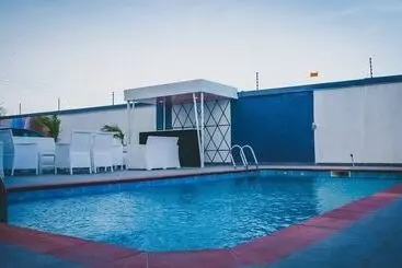 هتل Vintage Suites And Apartment