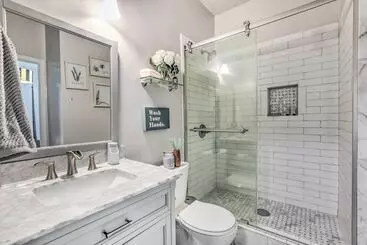 Mökkimajoitus Snellville Abode < 9 Mi To Stone Mtn Park!