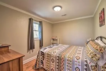 Mökkimajoitus Spacious Hiawassee Cabin W/ Porch & Mtn View!