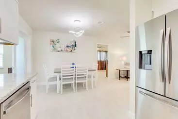コテージ Centrally Located Home In Rotonda West W/ Patio