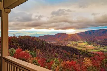 Mökkimajoitus Tanasi Lodge   Weddings   Retreats   Gathering