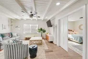 Mökkimajoitus Pet Friendly Cayucos Home: Walk To Public Beach!