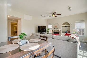 Dom wiejski Spacious Family Retreat   4 Mi To Downtown!