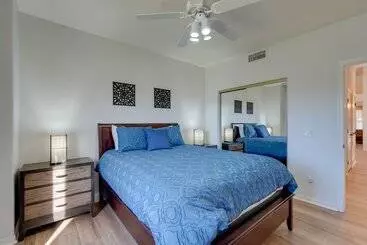 Vakantiehuisje Spanish Style Glendale Home W/ Golf Course Views!