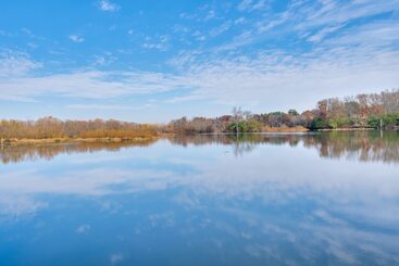 بيت ريفى Waterfront Sugar River Cabin W/ Dock & Game Room!
