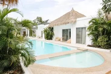 Resort Seapearl Of Alona