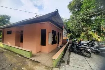 Hotel Spot On 93655 Home Stay Syariah Habibie