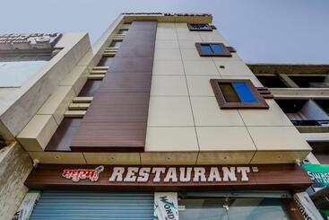 Oyo Hotel Madhuram Residency