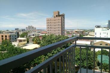 Appartement-hotel Studio Unit In Mabolo Garden Flats