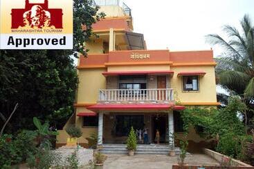 Bed and Breakfast Govindaashram
