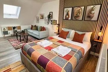 ペンション R5 Private Studio Self Contained En Suite Room In Newly Renovated House In Birmingham B62