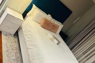 Пансион Icebolethu Guest House