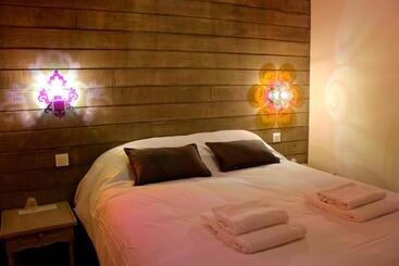 Отель Logis Hôtel & Restaurant Le Cadet De Gascogne