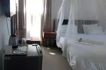 پانسیون Kuku Royal Lodge