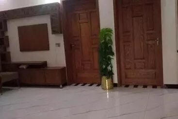 Alberg Dove Inn Hotel Wahdat Road