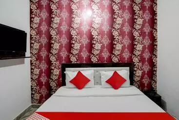 Hotelli Flagship The Royal Guest House