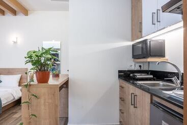 هتل آپارتمان Scape By Villa John