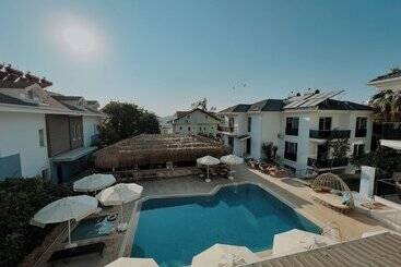 アパートホテル Marla Suit Hotel Fethiye