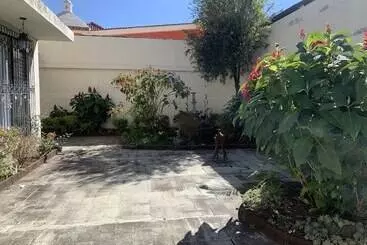 هتل آپارتمان Gold House