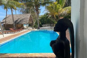 Hotelli Moonshine Uroa Boutique