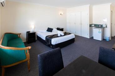 Motelli Comfort Hotel Pacific Cleveland