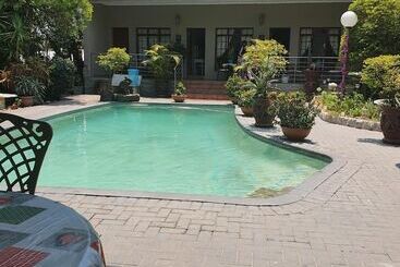 Пансион Harmony Guesthouse