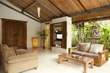 Apartaments turístics Esterin Villa