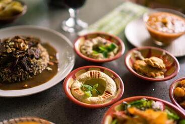 Urbano Hotel By Roots