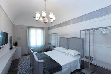 Pansiyon Palazzo Conti Camere & Suites