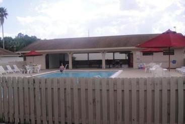 Apartament Getaways At Imperialakes