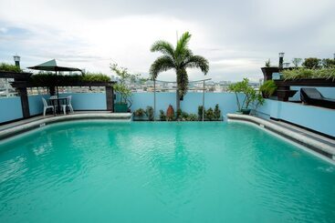 Hotelli Urban Travellers