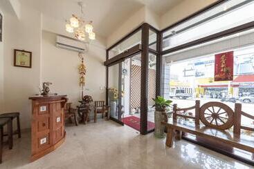 Pension Shih Liang Xinying B&b