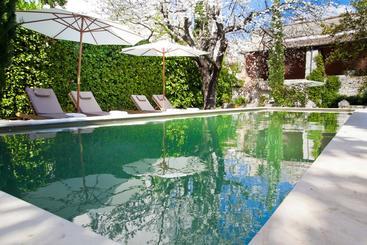 ベッドアンドブレックファースト Chambres D'hôtes Les Trois Comtes