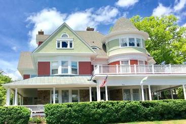 Berkeley House Bed & Breakfast