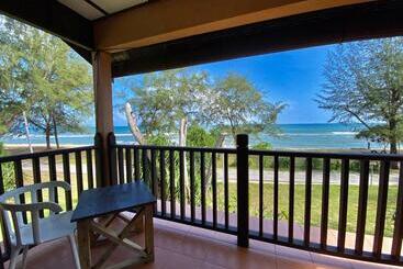 酒店 Pandan Laut Beach Resort