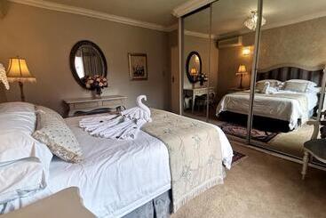 Pension Royal Ridge Guest House