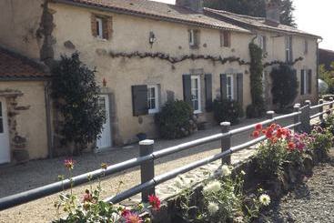 Bed and Breakfast Chambres D Hôtes De La Gondromière