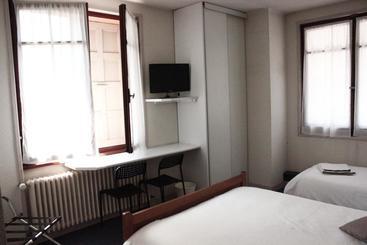 Отель Hôtel Restaurant Le Lac Bleu