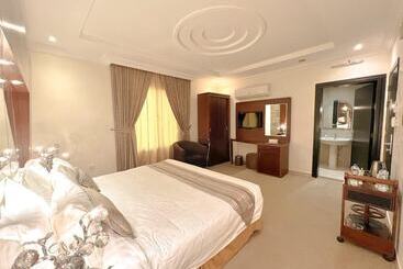ホテル Loren Serviced Apartment Alslamah
