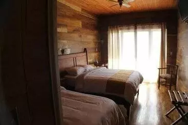 Hotelli Bosque Verde Lodge